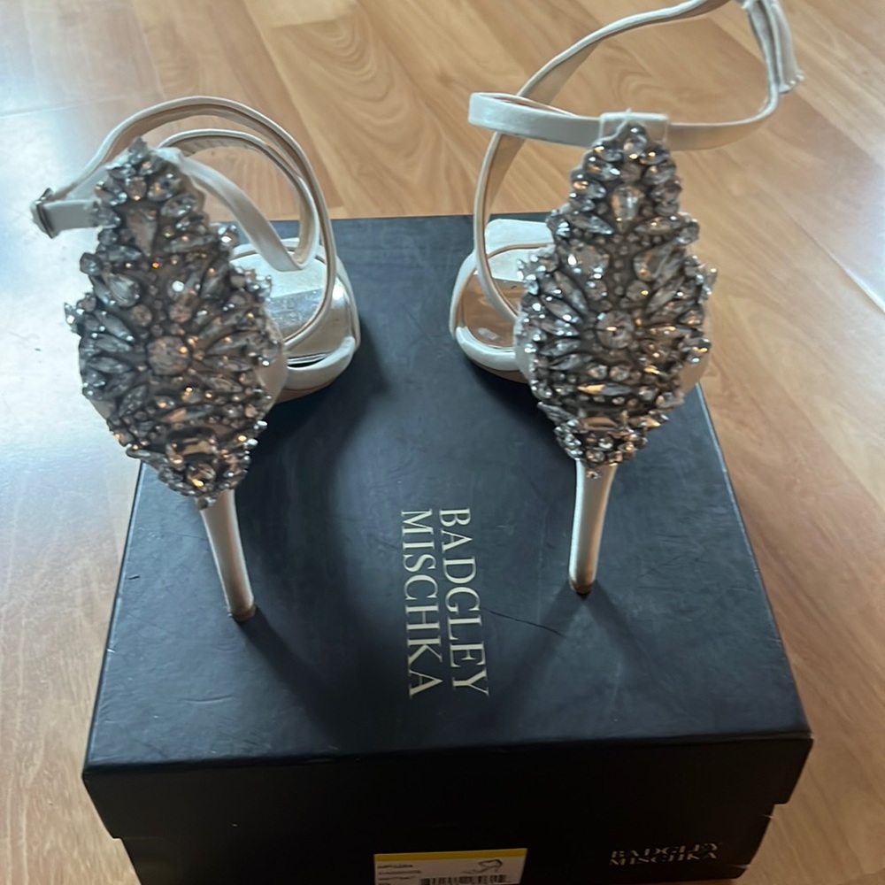 BADGLEY MISCHKA 9.5 white satin Cadence jeweled heels